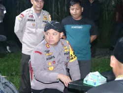 Pastikan Kamtibmas Aman dan Kondusif Menjelang Pemilu 2024, Kapolres Siak AKBP Asep Sujarwadi Blusukan Tengah Malam ke Kampung kampung