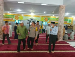 Dalam Rangka Cooling System Jelang Pemilu 2024, Kapolresta Pekanbaru Sholat Jumat Berjamaah di Masjid Abidin