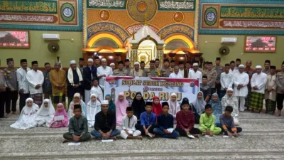 Irwasda Polda Riau Ajak Masyarakat Inhu Ciptakan Pemilu Damai Usai Sholat Subuh Berjamaah