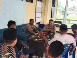 Laksanakan Cooling System Jelang Pemilu 2024, Kapolsek XIII Koto Kampar Tempuh Hutan Terjal Sampaikan Pesan Kamtibmas