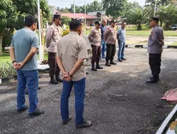Gelar Apel Siaga Personil, Kapolsek XIII Koto Kampar: Personil Tidak Meninggalkan Wilkum Selama Pengamanan Tahapan Pemilu 2024