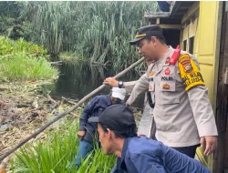 Mandi Keringat, Bersih-bersih Kanal Mencapai 1 Kilometer, Kapolsek Siak Kecil dan Warga Wujudkan Pemilu Damai 2024