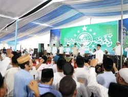 Prabowo Dinobatkan Sebagai Sahabat Santri Indonesia saat Berkunjung ke Jatim