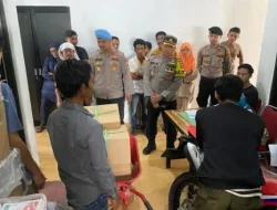 Wakapolres Pringsewu Pantau Proses Pengamanan dan Pelipatan Surat Suara Pemilu di Gudang Logistik KPU