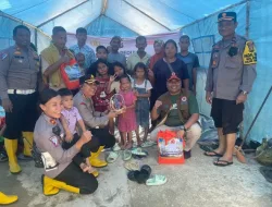 Polri Peduli Banjir, Kapolresta Pekanbaru Pimpin Bakti Sosial dan Beri Bantuan