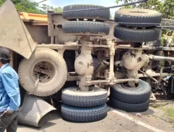 Penanganan Kecelakaan Lalu Lintas Mengakibatkan 2 Orang Meninggal Dunia  Dilakukan Pihak Kepolisian Polsek Leuwiliang