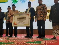 Pejuang Riau, H.T.Rusli Ahmad Sandang Gelar Bapak Toleransi