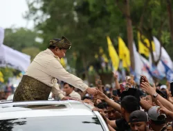 Interaksi Prabowo dengan Warga Kepri: Yang Berkuasa adalah Rakyat!