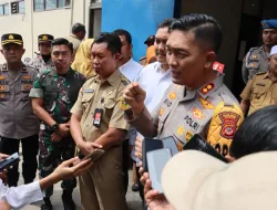 Kapolres Bogor Dampingi PJ Bupati dan Dandim 0621 Meninjau Pelipatan Surat Suara Di Gudang KPU Klapanunggal Kabupaten Bogor