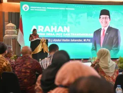 Gus Halim Minta Pegawai Kemendesa Tertib Aturan, APBN Digunakan Sesuai Kebutuhan