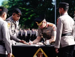 Kapolda Metro Pimpin Sertijab Kabid Humas, Kabidkum, dan Kapolres