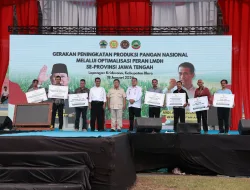 Disambut Meriah Warga Blora, Prabowo Rasakan Energi Masyarakat: Kuat Genggam Tangan Saya