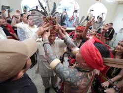 Prabowo Ingin Anak-Anak Dayak Kalimantan Bisa Sekolah di SMA Taruna Nusantara