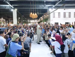 Dari Yogyakarta Langsung ke Bekasi, Prabowo Sapa Ratusan Pedagang Bakso