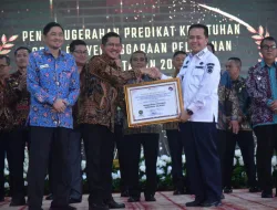 Capai Zona Hijau, Pj Gubernur Agus Fatoni Terima Penghargaan Pelayanan Publik dari Ombudsman RI