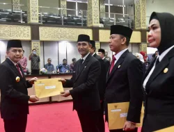 Lantik Empat Pejabat Eselon II, Pj Gubernur Agus Fatoni: Lakukan Inovasi dan Terobosan Baru, Jangan Bekerja Biasa-Biasa Saja