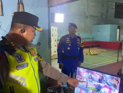 Hingga Larut Malam Kapolres Pelalawan Pantauan dan Cek Rapat Pleno PPK Serta Gudang Logistik KPU 