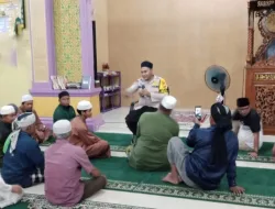 Bhabinkamtibmas Desa Lubuk Sakat Ajak Warga Laksanakan Kultum Subuh dan Himbau Pemilu Damai