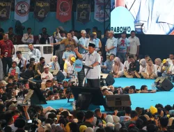Prabowo Tiba di Makassar, Puluhan Ribu Warga Serukan ‘All in Prabowo!