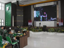 Danrem Beserta Jajaran Korem 031/WB Mengikuti Pengarahan KASAD Via Vicon