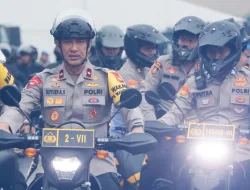Wakapolda Metro Jaya bersama Kapolres Metro Jakbar Patroli Tinjau Sejumlah TPS