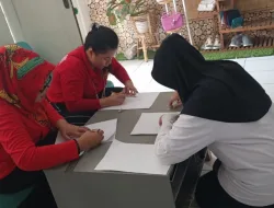 SERUNYA MEMBUAT KUE DAN MENJAHIT PADA PEMBINAAN KEMANDIRIAN