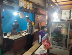 Kegiatan Kontrol Harga Beras di Pasar Citeureup Oleh Kepolisian
