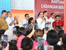 Serahkan Bantuan Pangan Beras di Kota Bitung, Presiden Jokowi Dorong Semangat Warga