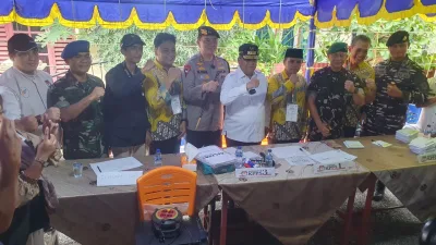 Forkopimda Riau Sidak Lokasi Pemungutan Suara Pemilu di TPS 10 Desa Tanah Merah 