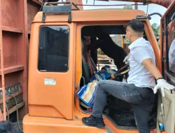 Diduga Sakit, Supir Truk Ditemukan Meninggal di Dalam Mobil