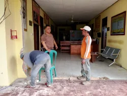 Ciptakan Suasana Kerja Nyaman, AKP Sumaryadi Rehab Pintu dan Dinding Mapolsek XIII Koto Kampar