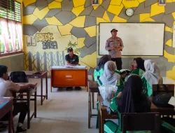 Kanit Binmas Polsek XIII Koto Kampar Sosialisasikan Penerimaan Polri TA 2024 di SMKN 1