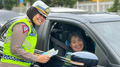 Satgas Binluh Ops Keselamatan LK 2024 Gelar Kampanye Keselamatan Berlalu Lintas di Tugu Zapin