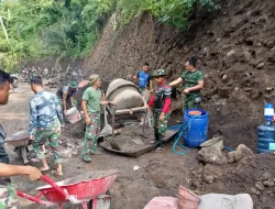 Tiap Hari Satgas TMMD Dibantu Warga Bergelut Dengan Material Dan Suara Mesin Molen Agar Program TMMD Selesai Tepat Waktu