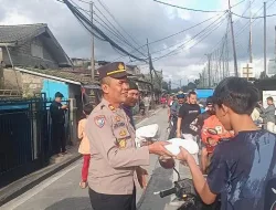 Kapolsek Tamansari Pimpin Langsung Giat Pembagian Takjil Gratis Bersama Muspika Kecamatan Tamansari Dan Yayasan Alemar Kab. Bogor