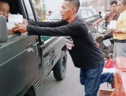 Pekan Kedua Ramadan, Media Kupas Merdeka Bagikan Paket Berbuka Puasa