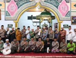 Pastikan Kamtibmas Kondusif Selama Bulan Suci Ramadhan, Kapolres Pelalawan Rutin lakukan Sholat Tarawih Keliling