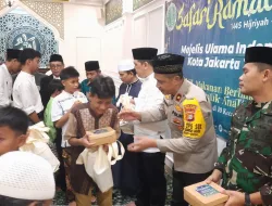 Kapolsek Matraman Bersama MUI Jakarta Timur Berbagi Berkah Di Bulan Ramadhan
