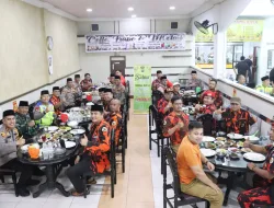 Jalin Silaturahmi di bulan Ramadhan 1445 H Kapolres Pelalawan gelar Acara Grebeg Sahur dan Subuh Harmoni bersama Ormas Pemuda Pancasila kabupaten Pelalawan.