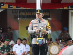Kapolres Pelalawan Pimpin Apel Gelar Pasukan Operasi Ketupat Lancang Kuning 2024 dalam rangka Pengamanan Idul Fitri 1445 H