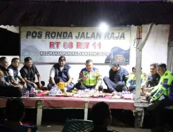 Pimpin Patroli Mobile, Kapolres Pelalawan Sambangi Pos Kamling Sampaikan Pesan Kamtibmas