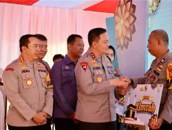 Halal Bihalal Polresta Pekanbaru, 2 Personil Terima Tiket Umroh dari Kapolda Riau