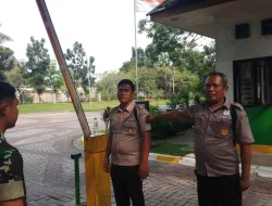 Rumah Di Tinggal Mudik Inilah Cara Babinsa Berikan Latihan PBB Kepada Securty Perumahan