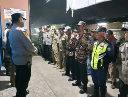 Patroli Malam Koramil Bersama Polsek Pebayuran Cegah Kejahatan Jelang Lebaran