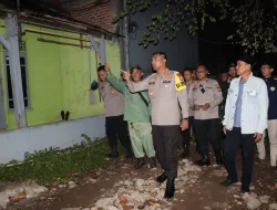 Cek Pos Kamling Dan Keliling Pemukiman Warga Cikarang Utara, Kapolres Metro Bekasi Himbau Mudik Tenang Rumah Aman