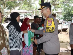 Polres Metro Depok Gelar Bakti Sosial di Slum Area