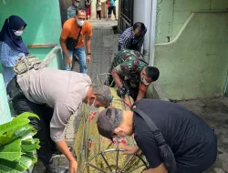 Polsek Cibinong Lakukan Olah TKP Terkait Temuan Mayat Dalam Rumah