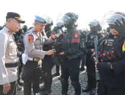 Kapolres Jakarta Pusat Melarang Anggota Membawa Senjata Api Maupun Sangkur Saat Pengamanan di MK