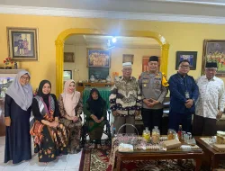 Jalin Silaturahmi, Kapolres Pelalawan Kunjungi Kediaman Sultan Ke 10 Pelalawan