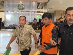 Kejati Riau Tahan 1 Tersangka Dugaan Tipikor Dana Pengelolaan Kebun Kelapa Sawit Milik Pemerintah Kabupaten Kuansing